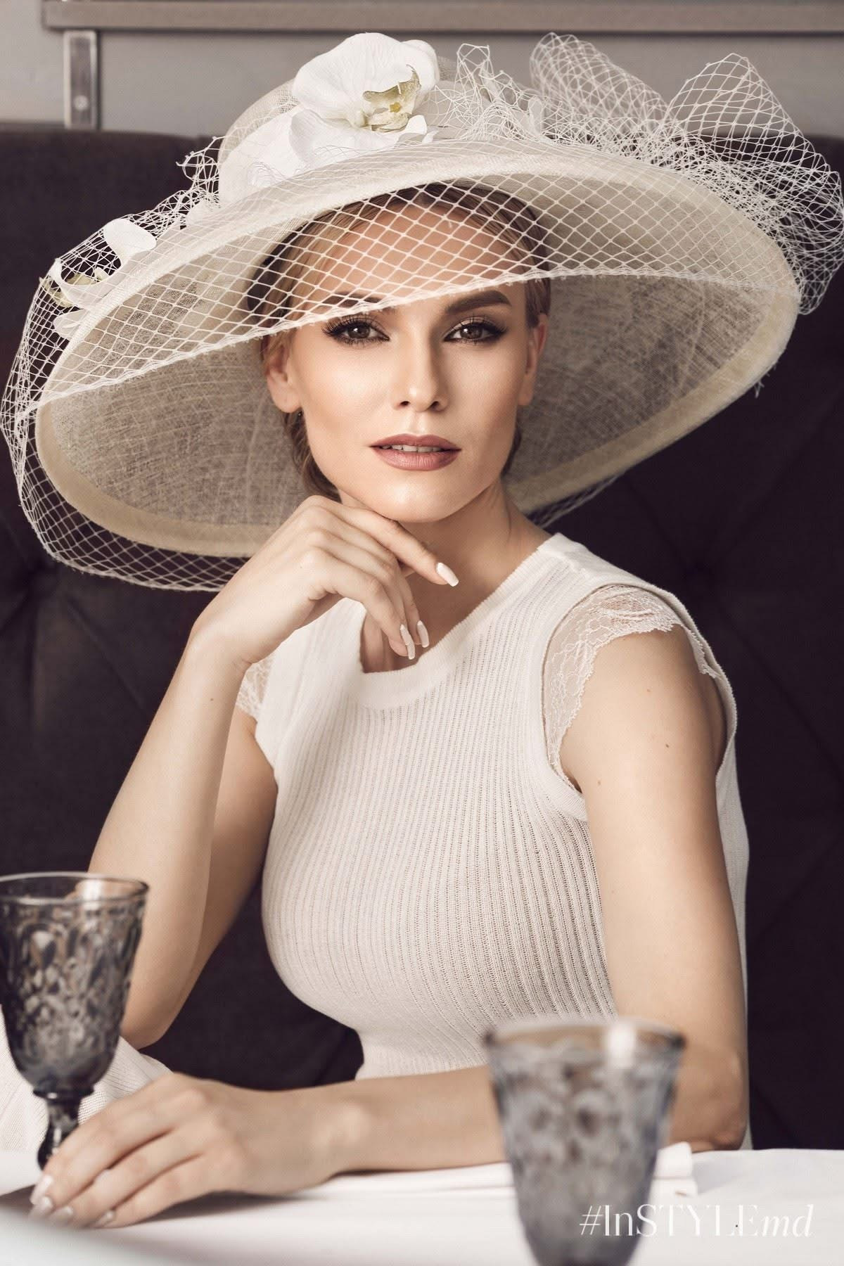 Cocktail hat